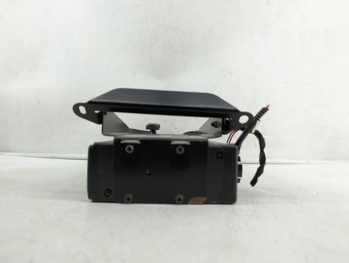 2002-2005 Bmw 325i Radio AM FM Cd Player Receiver Replacement P/N:A 163 820 15 89 D5150Z-0L0051 Fits Fits 2002 2003 2004 200