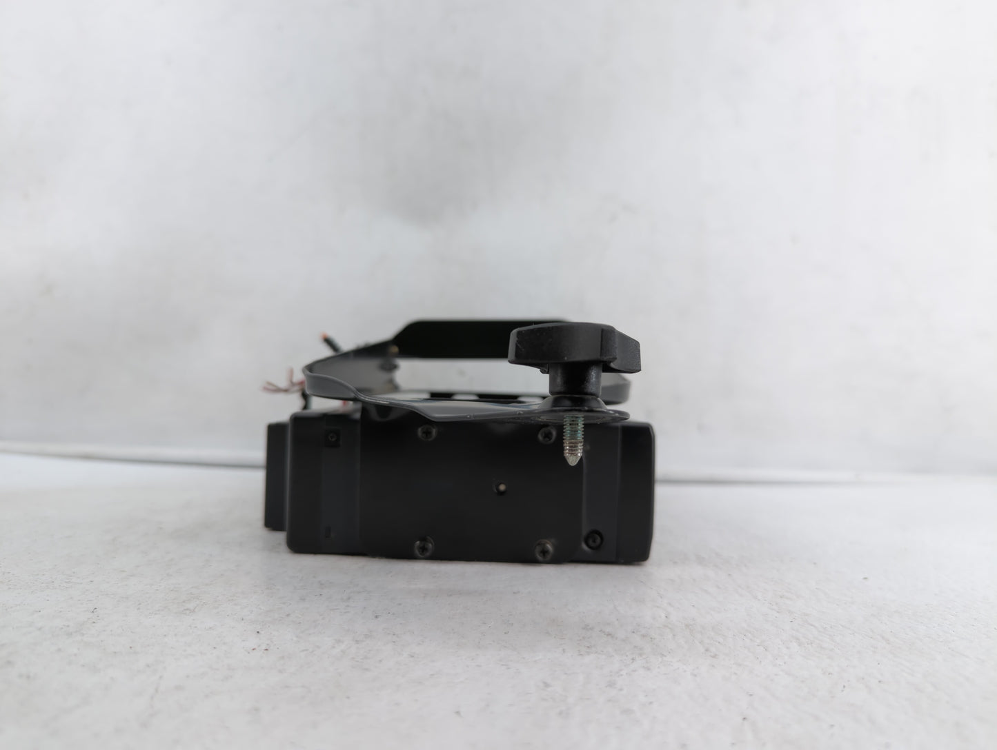 2002-2005 Bmw 325i Radio AM FM Cd Player Receiver Replacement P/N:A 163 820 15 89 D5150Z-0L0051 Fits Fits 2002 2003 2004 200