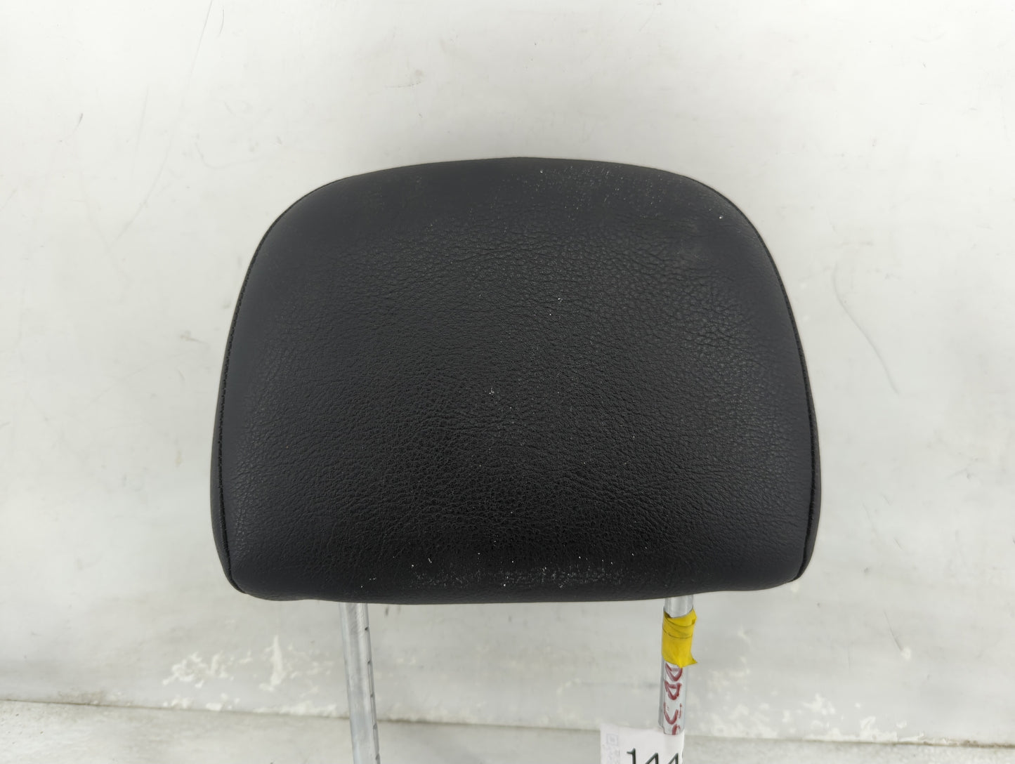 2005 Bmw 325xi Headrest Head Rest Front Driver Seat Black - Oemusedautoparts1.com