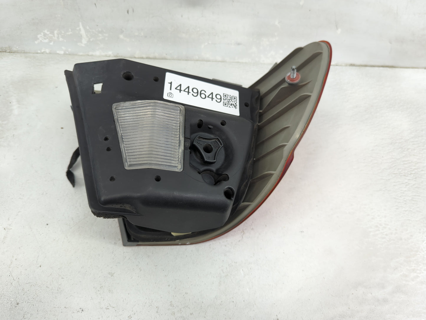 2005 Bmw 325xi Tail Light Assembly Passenger Right OEM P/N:388012 6 946 534-01 Fits Fits 2004 2006 OEM Used Auto Parts - Oem