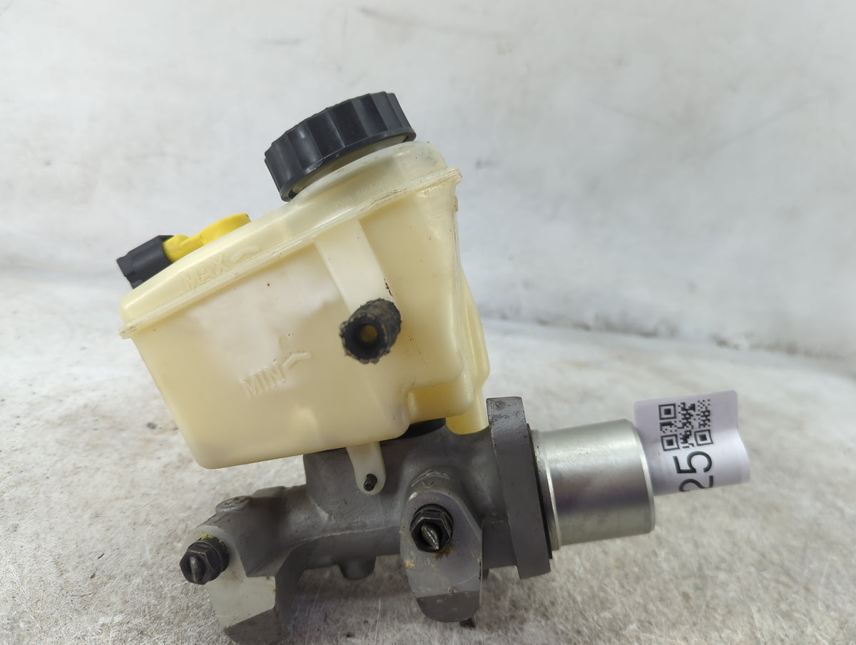 2001-2005 Bmw 330i Brake Master Cylinder - Oemusedautoparts1.com