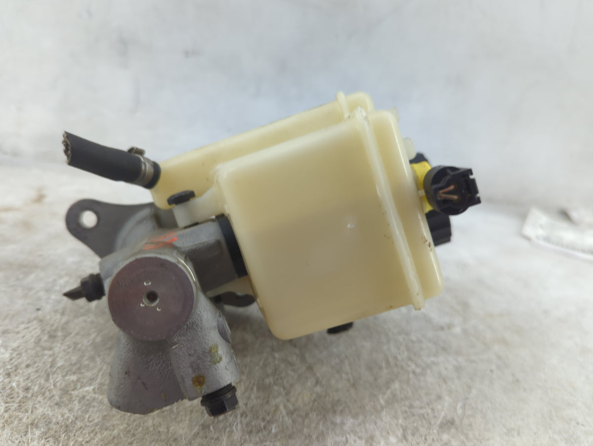 2001-2005 Bmw 330i Brake Master Cylinder - Oemusedautoparts1.com