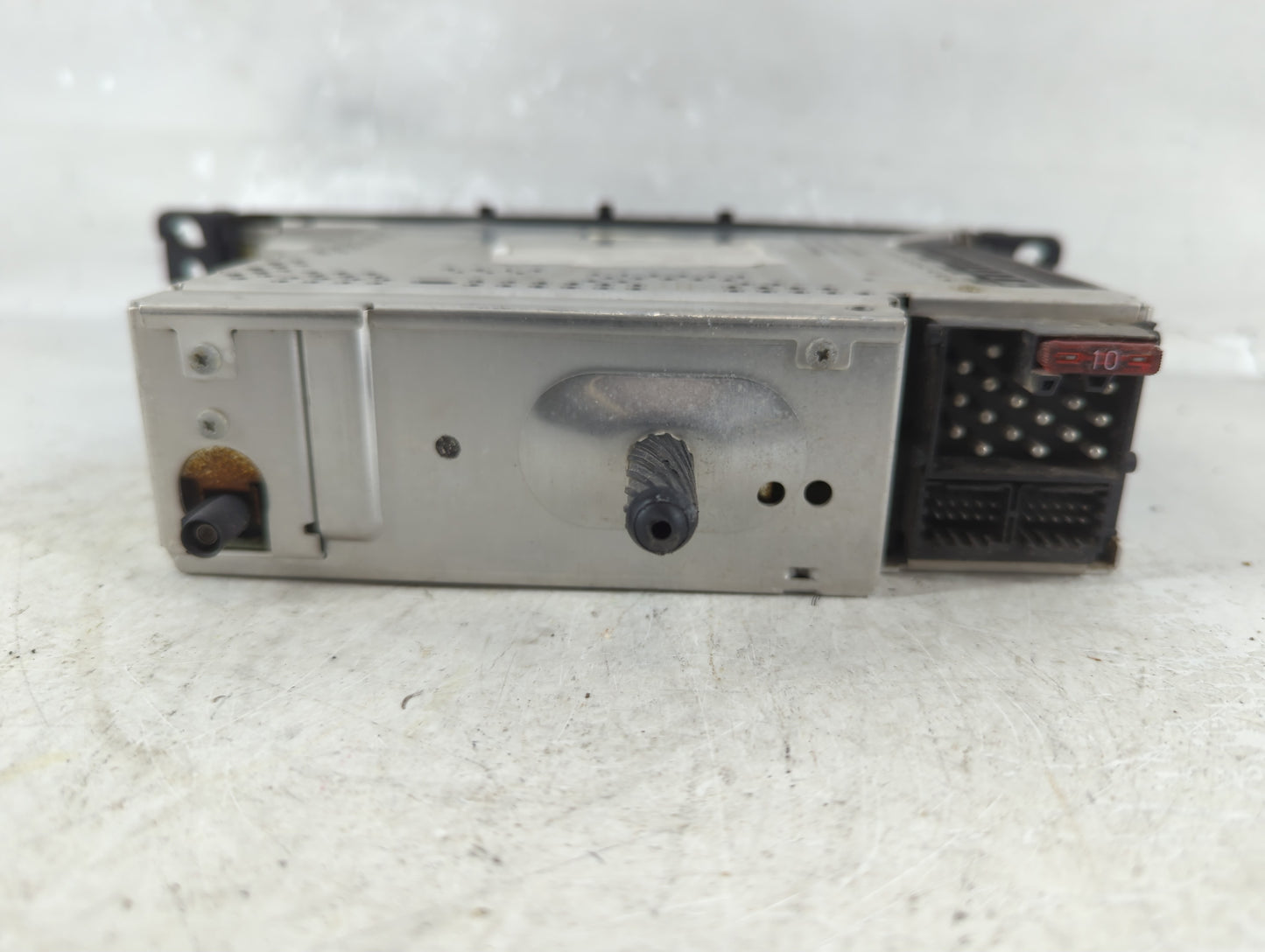 2005 Bmw 330i Radio AM FM Cd Player Receiver Replacement P/N:E24020201 Fits OEM Used Auto Parts - Oemusedautoparts1.com