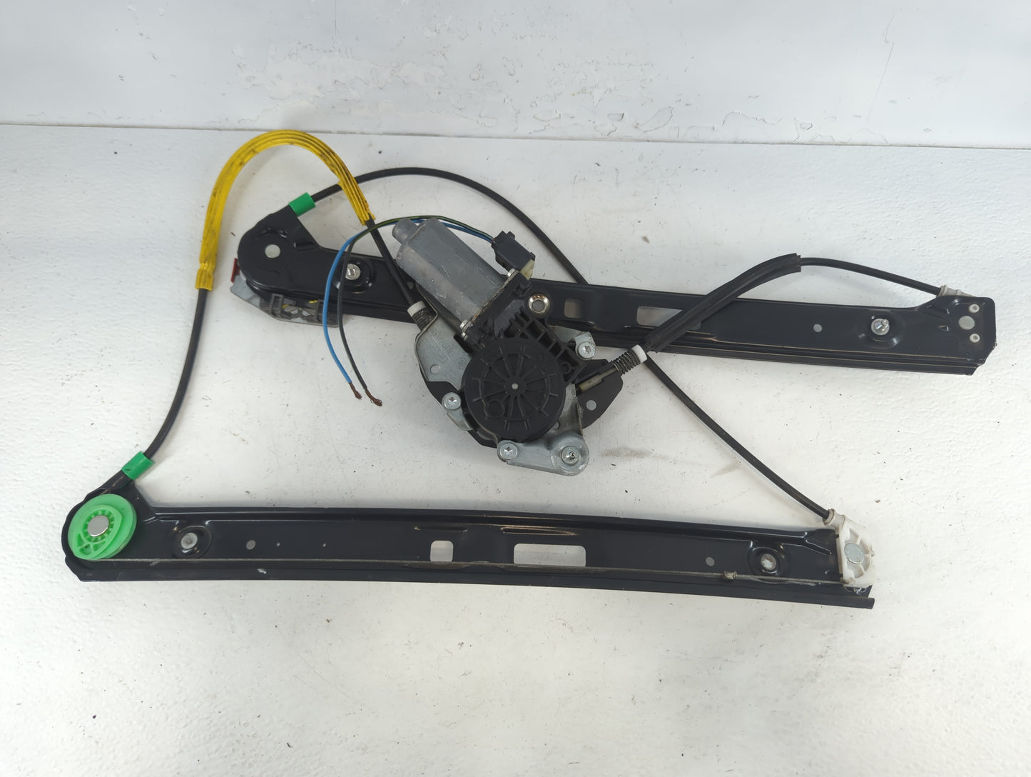 2001-2005 Bmw 330i Used Window Regulator Passenger Front - Oemusedautoparts1.com