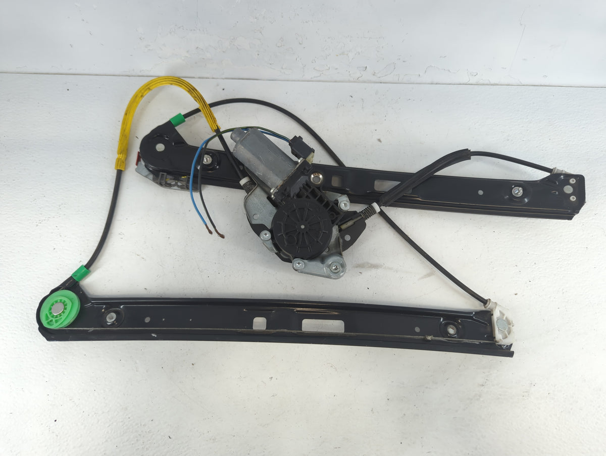 2001-2005 Bmw 330i Used Window Regulator Passenger Front - Oemusedautoparts1.com