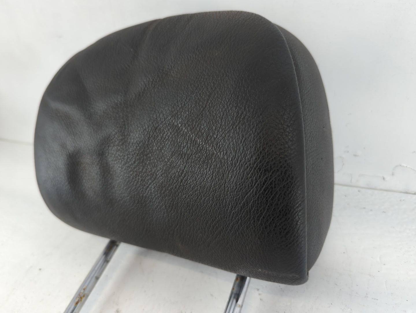 2005 Bmw 330i Headrest Head Rest Front Driver Passenger Seat Fits OEM Used Auto Parts - Oemusedautoparts1.com