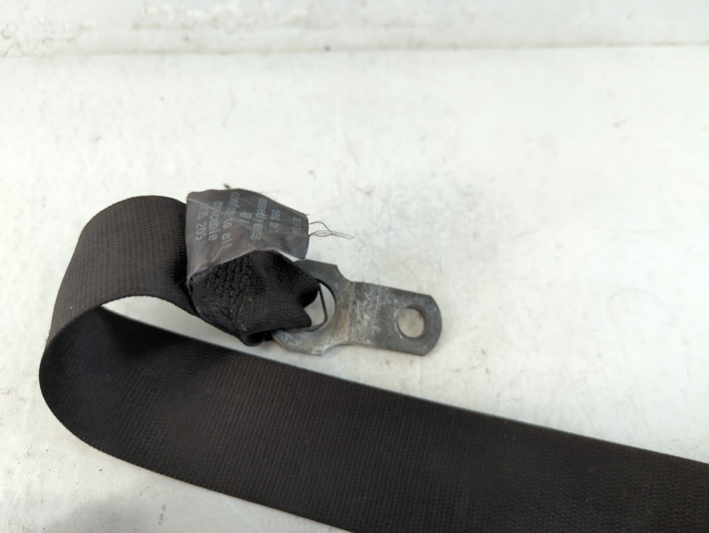 2001-2006 Bmw 330i Driver Seatbelt Buckle - Oemusedautoparts1.com