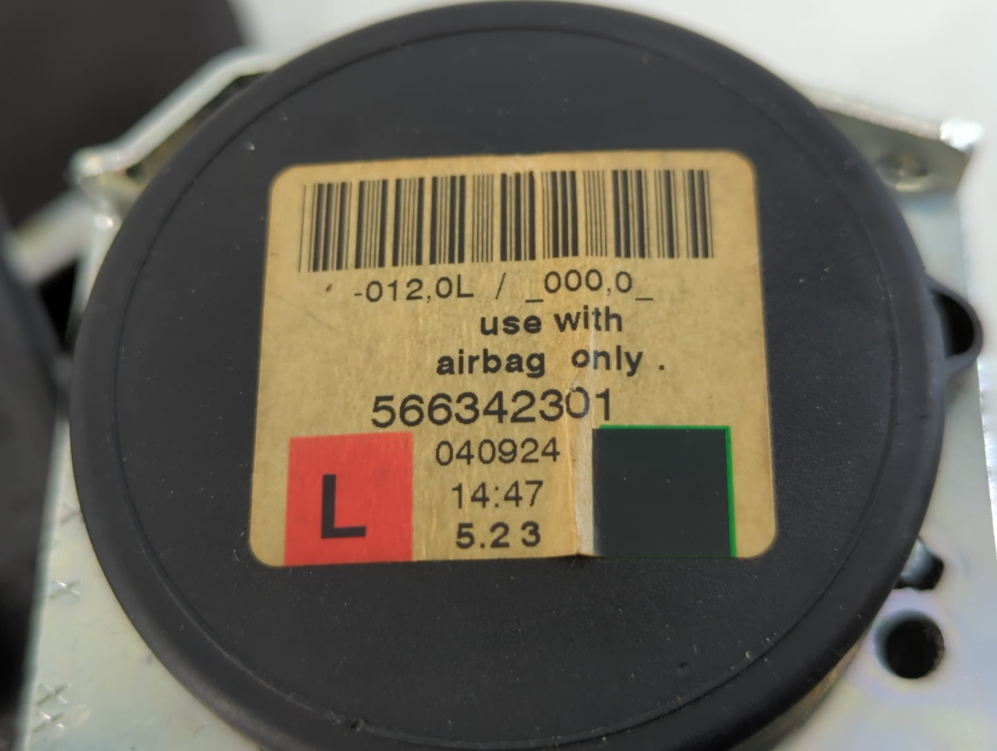 2001-2006 Bmw 330i Driver Seatbelt Buckle - Oemusedautoparts1.com