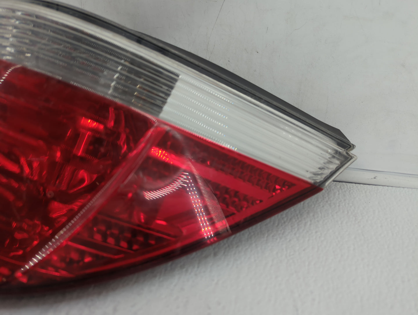 2004-2005 Bmw 545i Tail Light Assembly Passenger Right OEM P/N:158 238 03 7 165 740, 6 923 306 Fits Fits 2004 2005 2006 2007