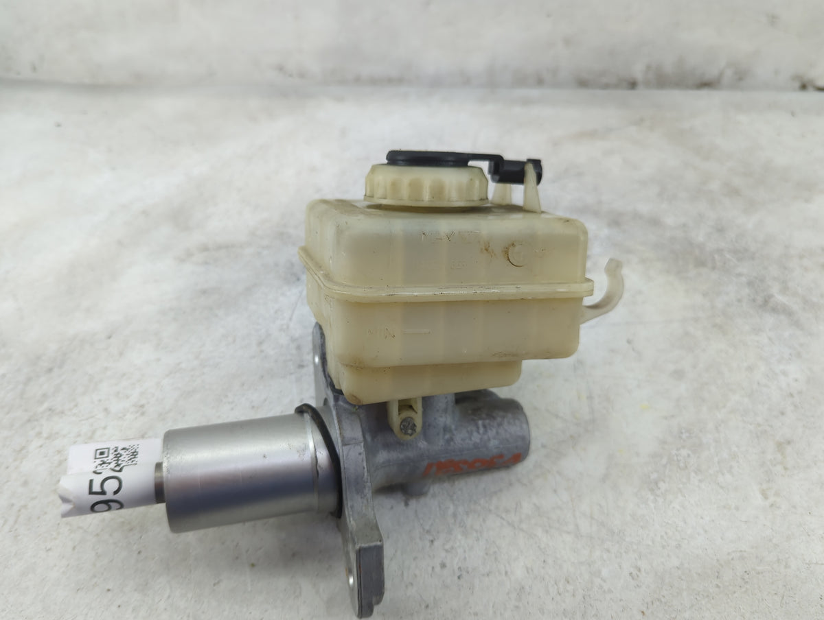 Bmw 645 Brake Master Cylinder 1515952 - Oemusedautoparts1.com