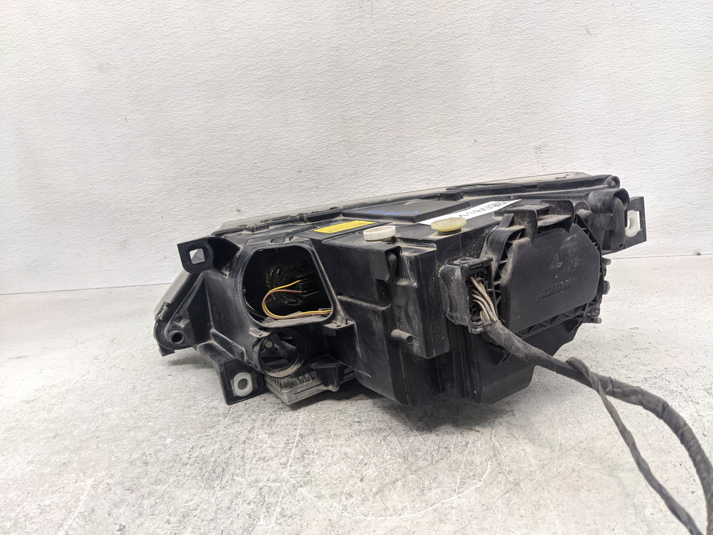 2004-2005 Bmw 645ci Passenger Right Oem Head Light Headlight Lamp - Oemusedautoparts1.com