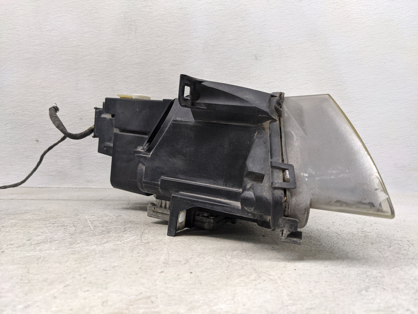2004-2005 Bmw 645ci Driver Left Oem Head Light Headlight Lamp - Oemusedautoparts1.com