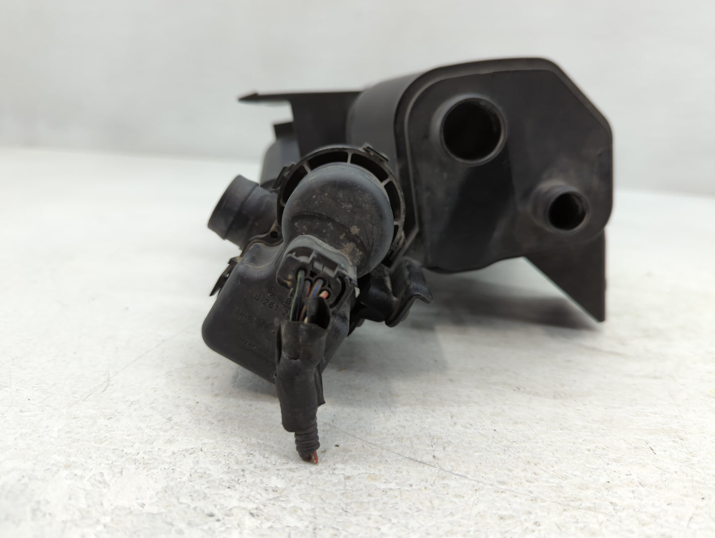 2005 Bmw 645ci Fuel Vapor Charcoal Canister - Oemusedautoparts1.com