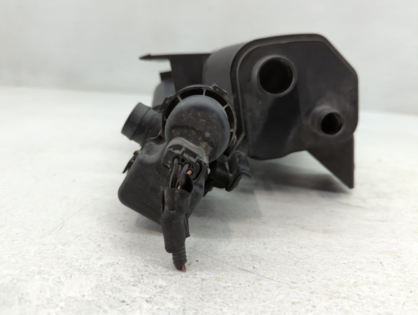 2005 Bmw 645ci Fuel Vapor Charcoal Canister - Oemusedautoparts1.com
