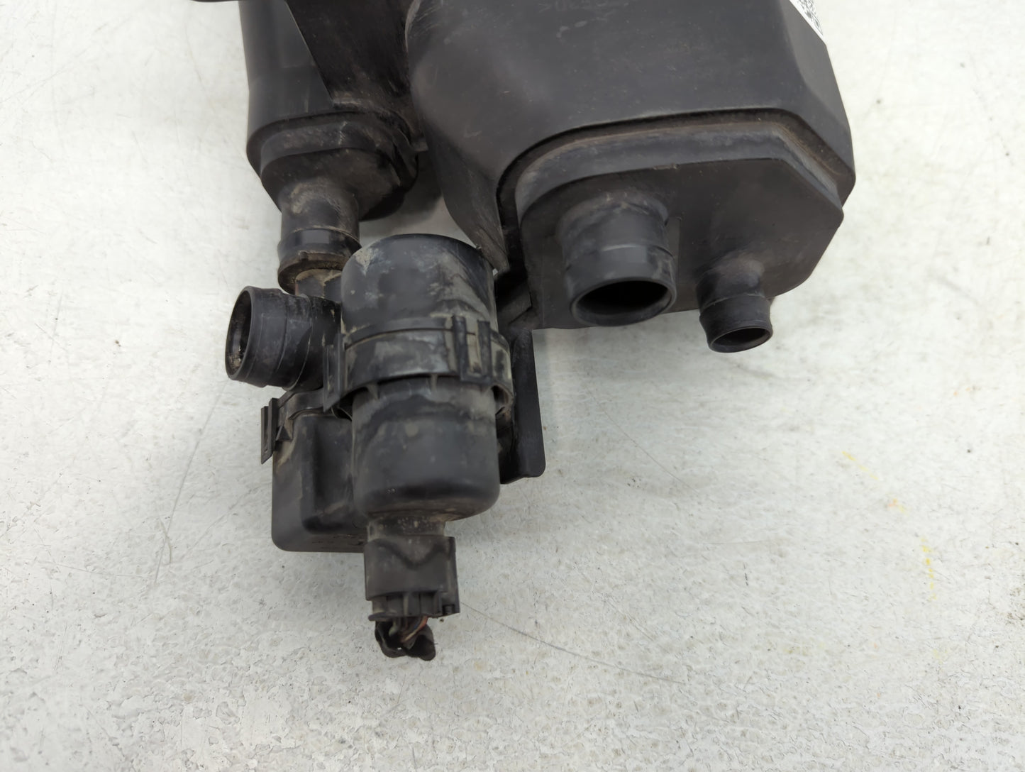 2005 Bmw 645ci Fuel Vapor Charcoal Canister - Oemusedautoparts1.com