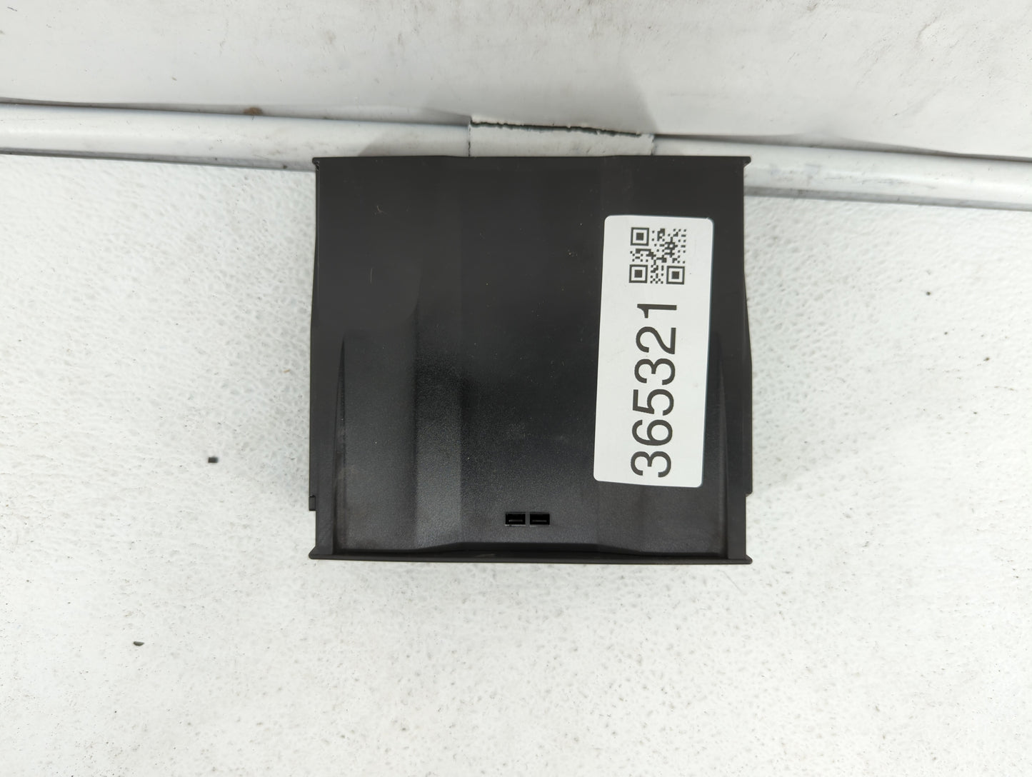 2005 Bmw 745i CENTER CONSOLE CD STORAGE Black - Oemusedautoparts1.com