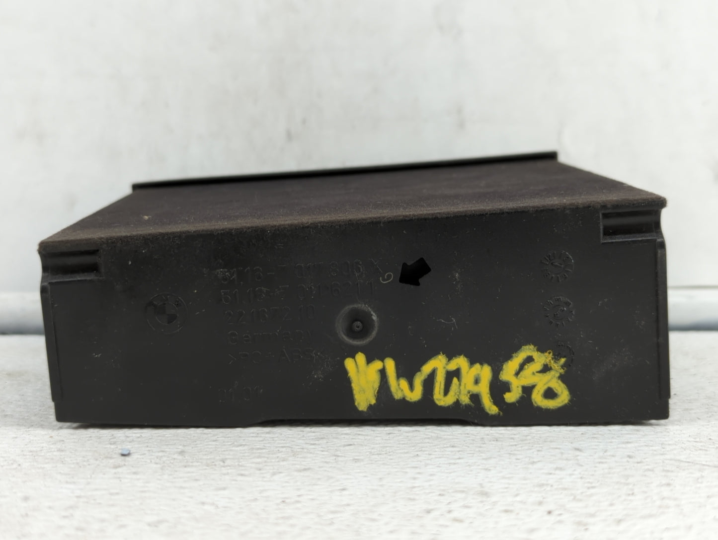 2005 Bmw 745i CENTER CONSOLE CD STORAGE Black - Oemusedautoparts1.com