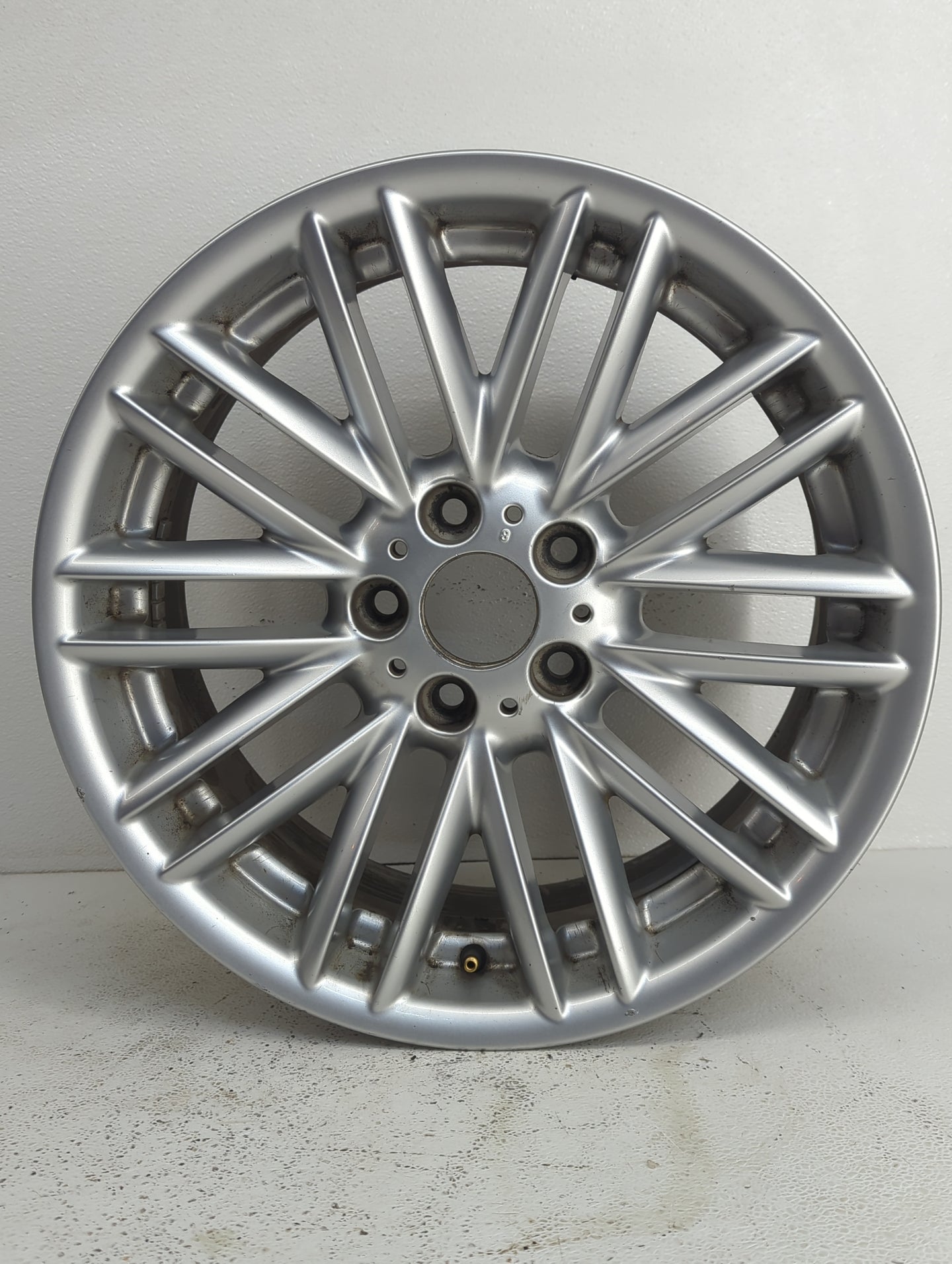 2002-2005 Bmw 745i Oem Wheel Rim 878507 - Oemusedautoparts1.com