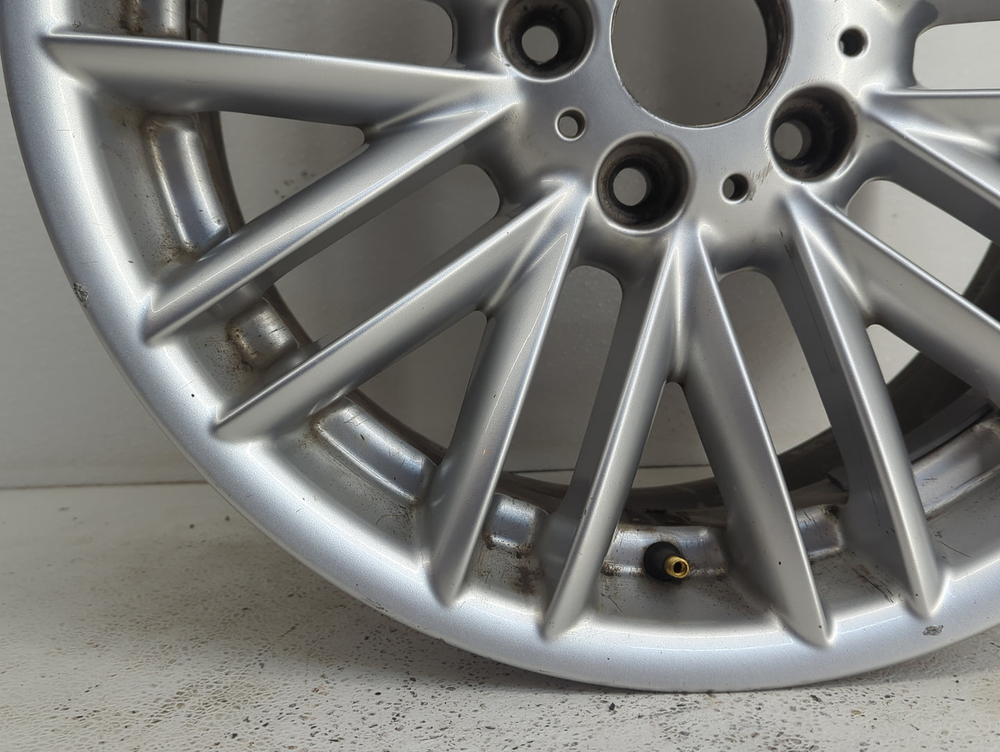 2002-2005 Bmw 745i Oem Wheel Rim 878507 - Oemusedautoparts1.com