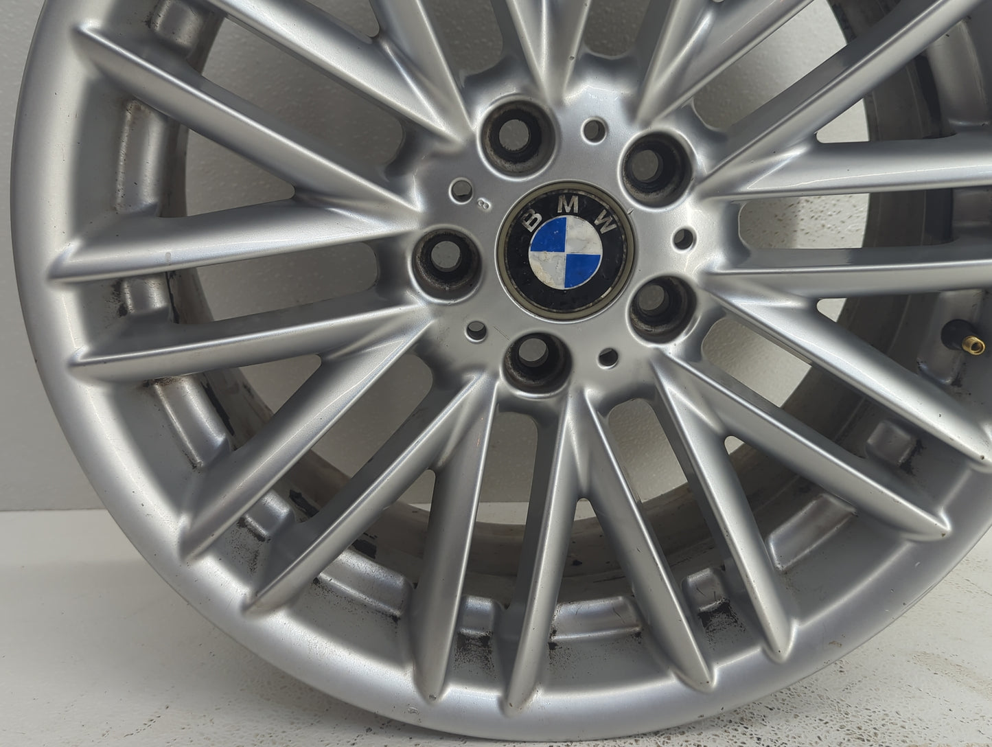 2002-2005 Bmw 745i Oem Wheel Rim 878514 - Oemusedautoparts1.com