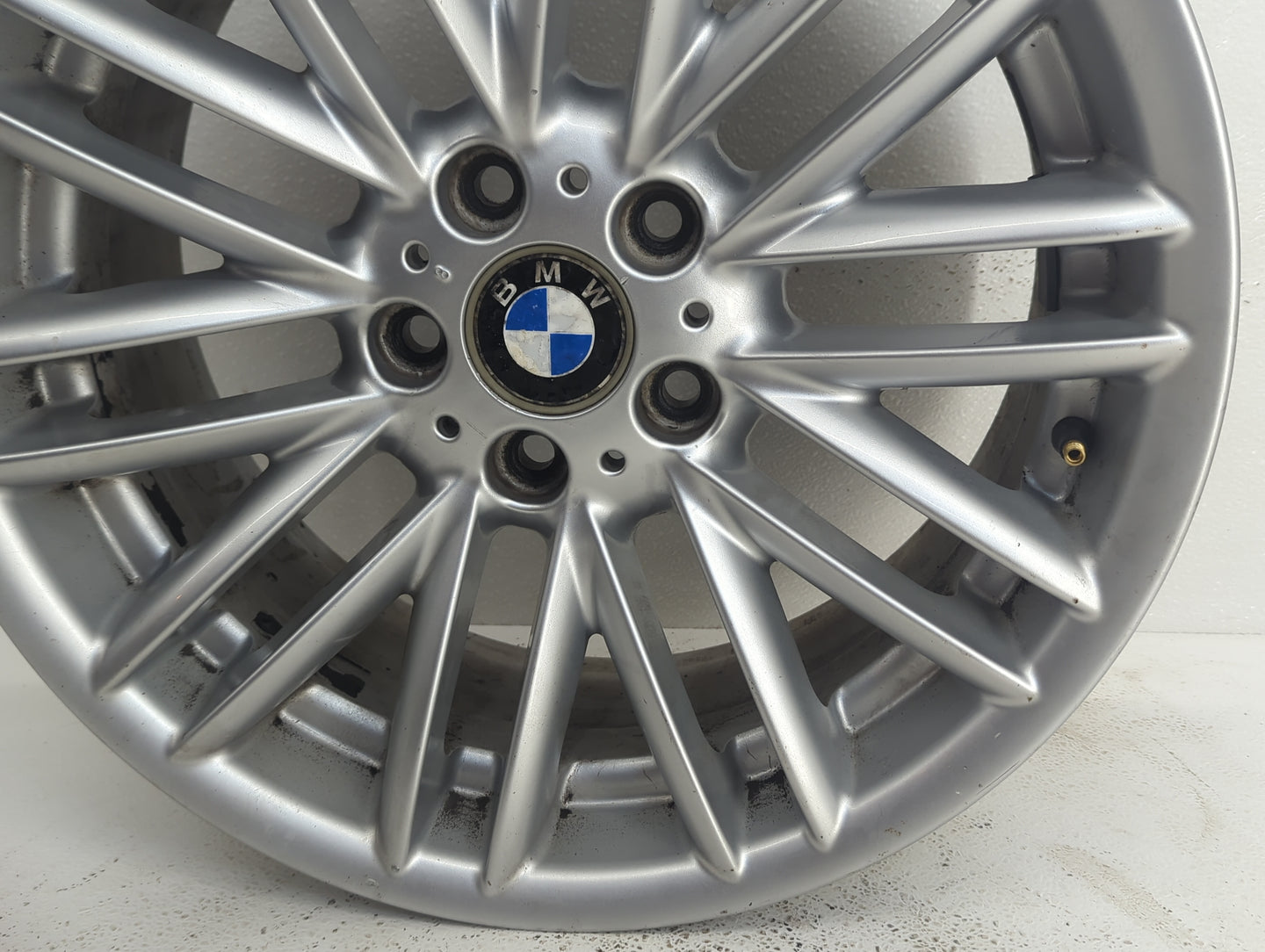 2002-2005 Bmw 745i Oem Wheel Rim 878514 - Oemusedautoparts1.com