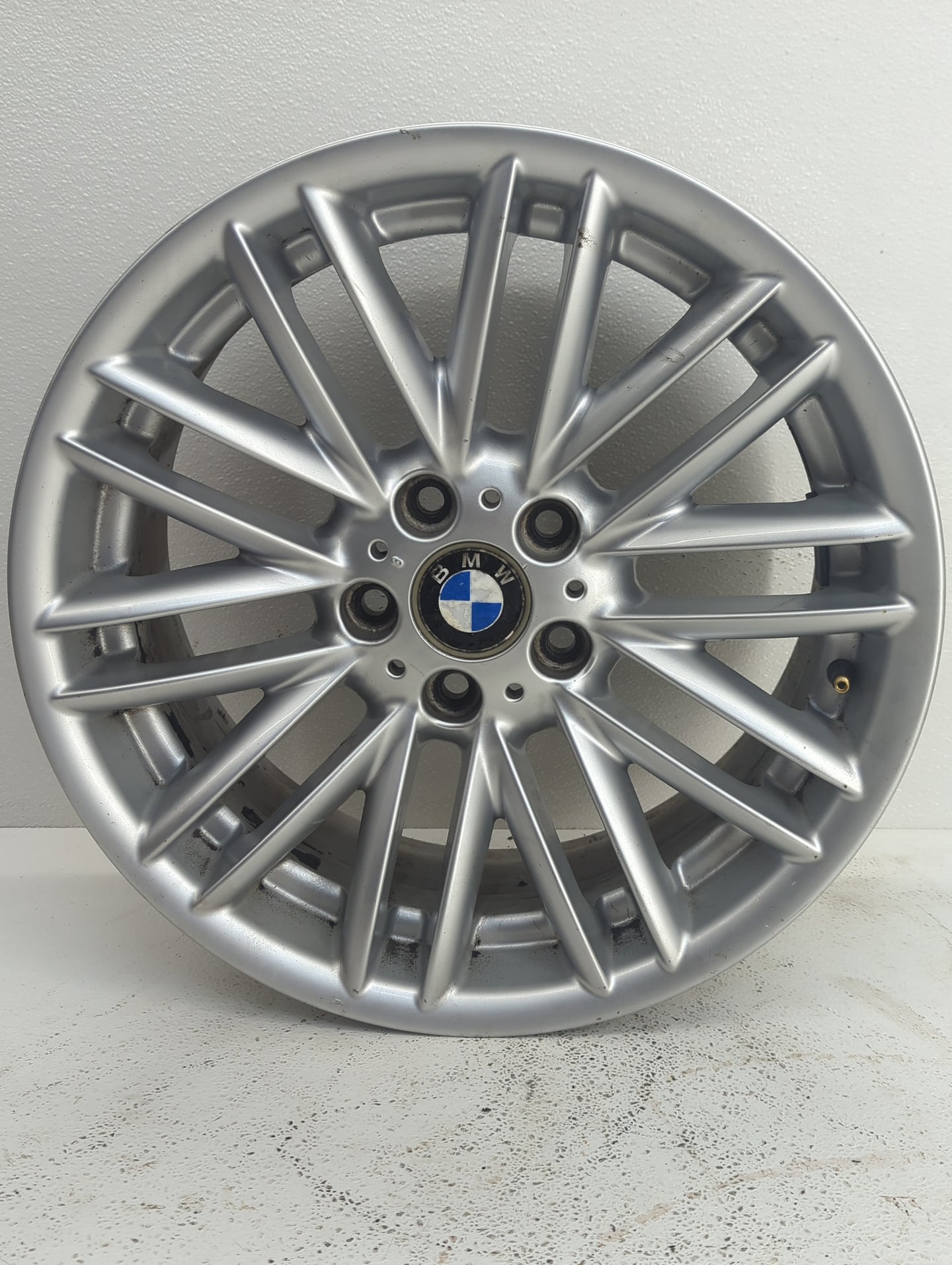 2002-2005 Bmw 745i Oem Wheel Rim 878514 - Oemusedautoparts1.com
