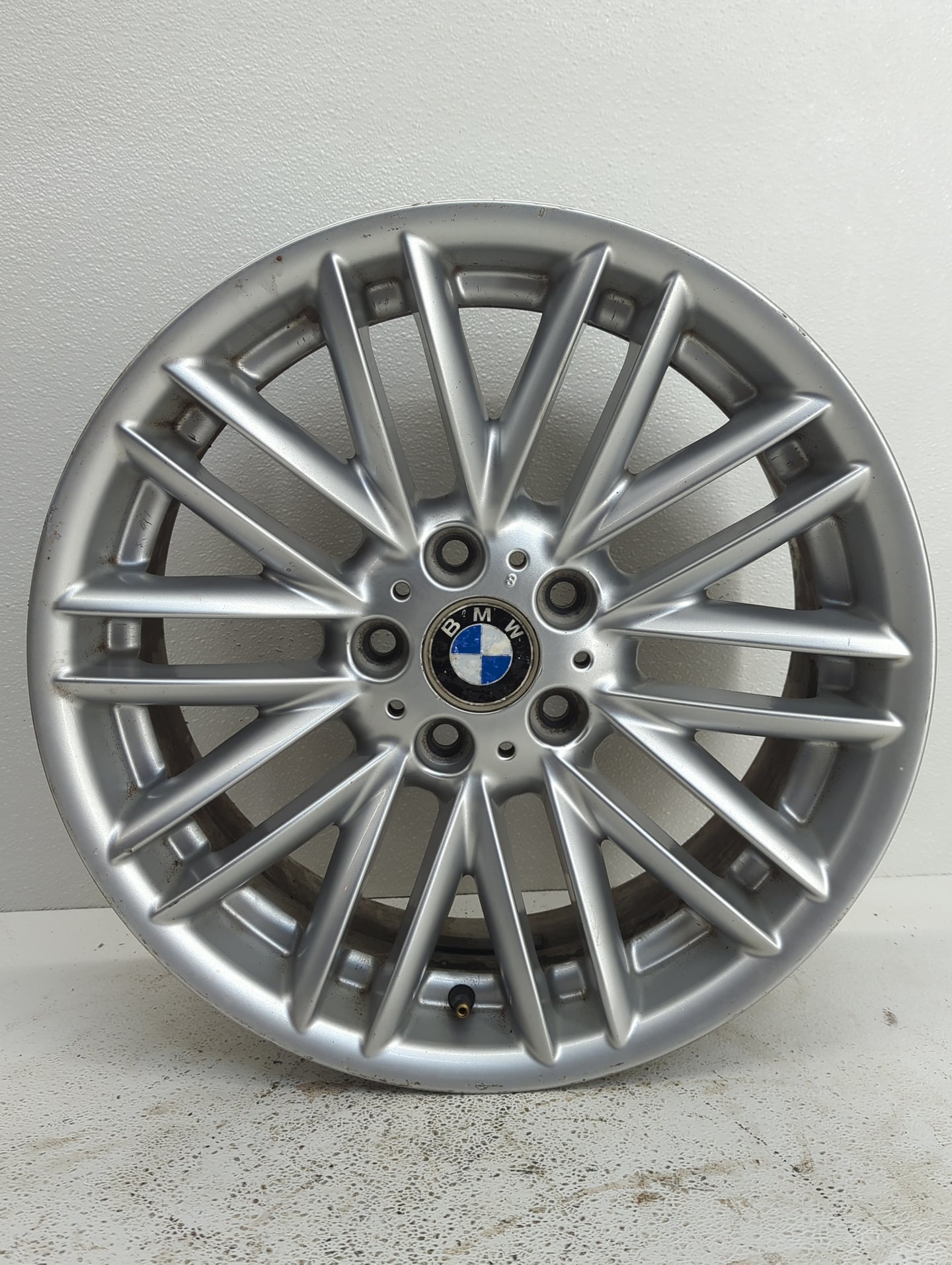2002-2005 Bmw 745i Oem Wheel Rim 878515 - Oemusedautoparts1.com