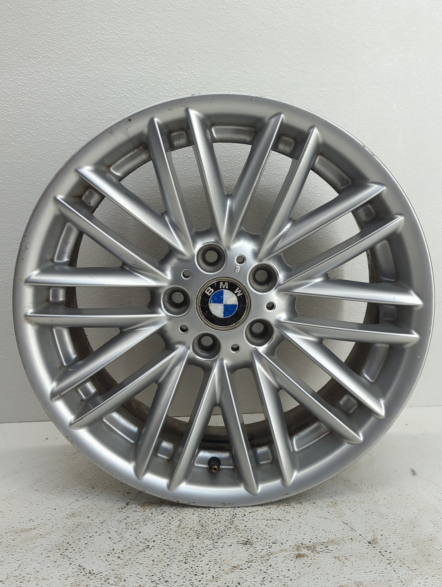 2002-2005 Bmw 745i Oem Wheel Rim 878515 - Oemusedautoparts1.com