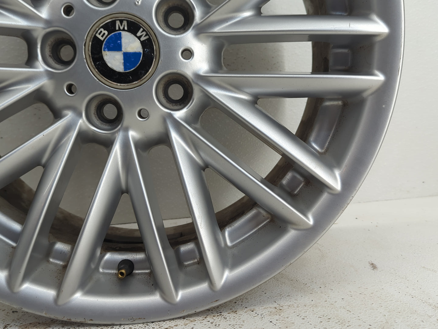 2002-2005 Bmw 745i Oem Wheel Rim 878515 - Oemusedautoparts1.com