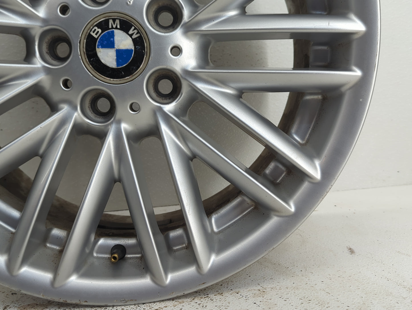 2002-2005 Bmw 745i Oem Wheel Rim 878515 - Oemusedautoparts1.com