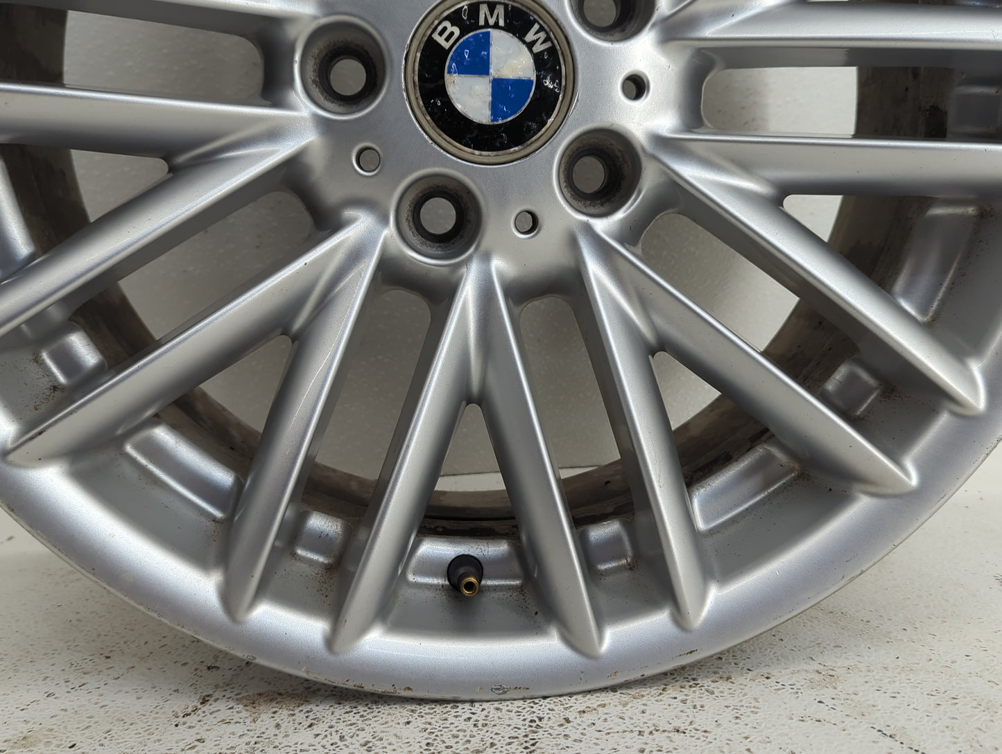 2002-2005 Bmw 745i Oem Wheel Rim 878515 - Oemusedautoparts1.com