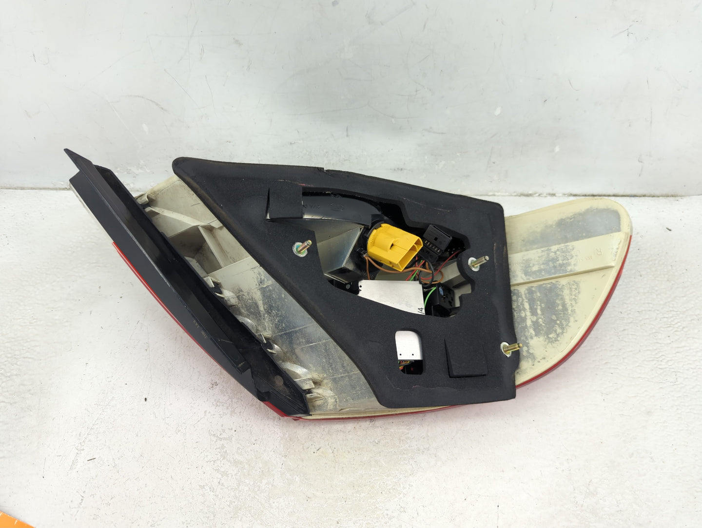 2002-2005 Bmw 745i Tail Light Assembly Passenger Right OEM Fits Fits 2002 2003 2004 2005 OEM Used Auto Parts - Oemusedautopa