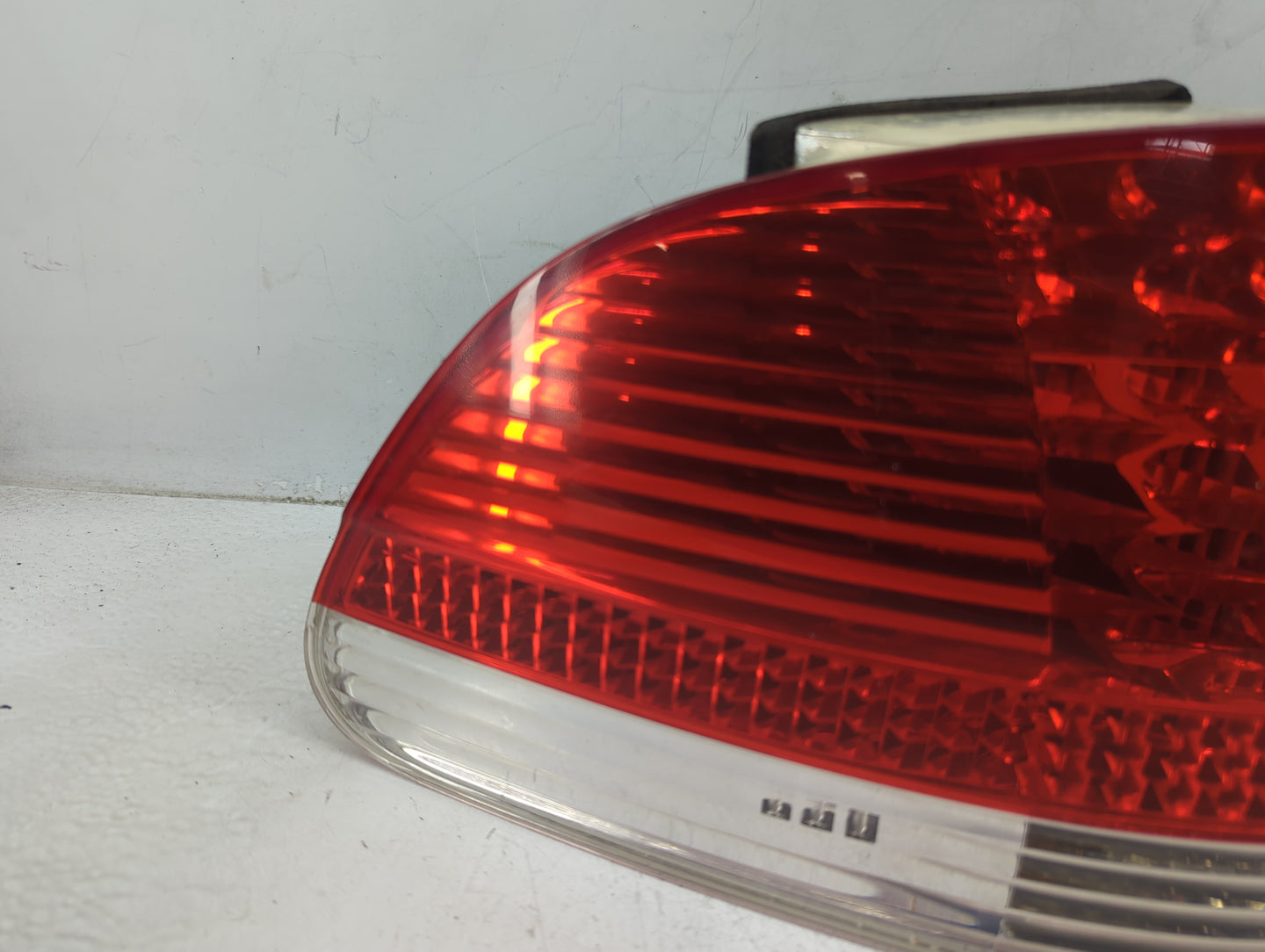 2002-2005 Bmw 745i Tail Light Assembly Driver Left OEM Fits Fits 2002 2003 2004 2005 OEM Used Auto Parts - Oemusedautoparts1