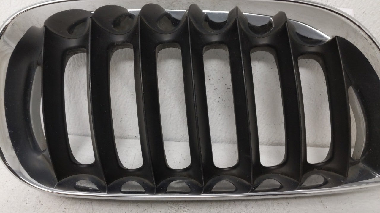 2004-2006 Bmw X3 Front Grille Bumper Not Included - Oemusedautoparts1.com