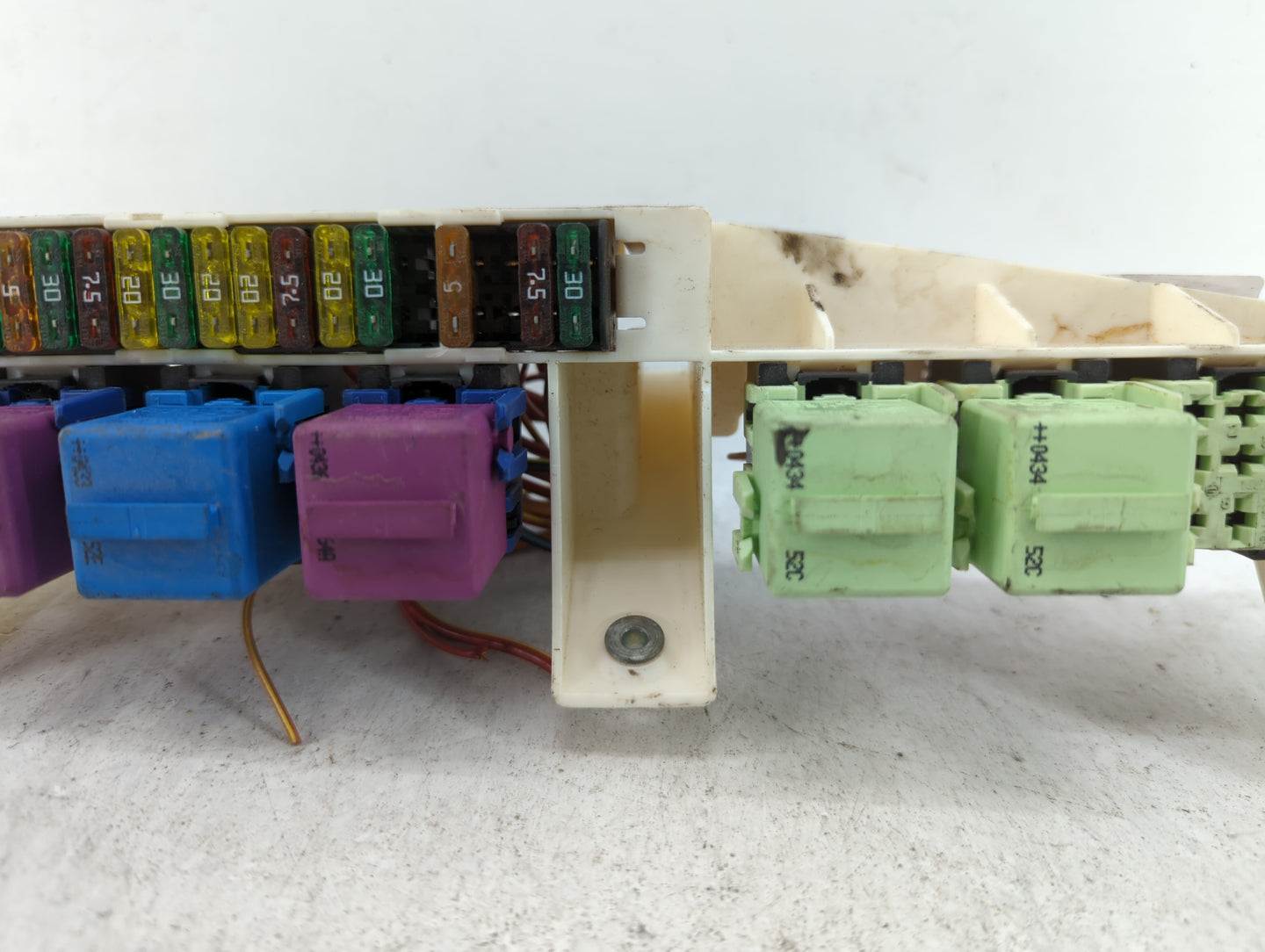 2000-2006 Bmw X5 Fusebox Fuse Box Panel Relay Module P/N:6 937 674 Fits Fits 2000 2001 2002 2003 2004 2005 2006 OEM Used Aut