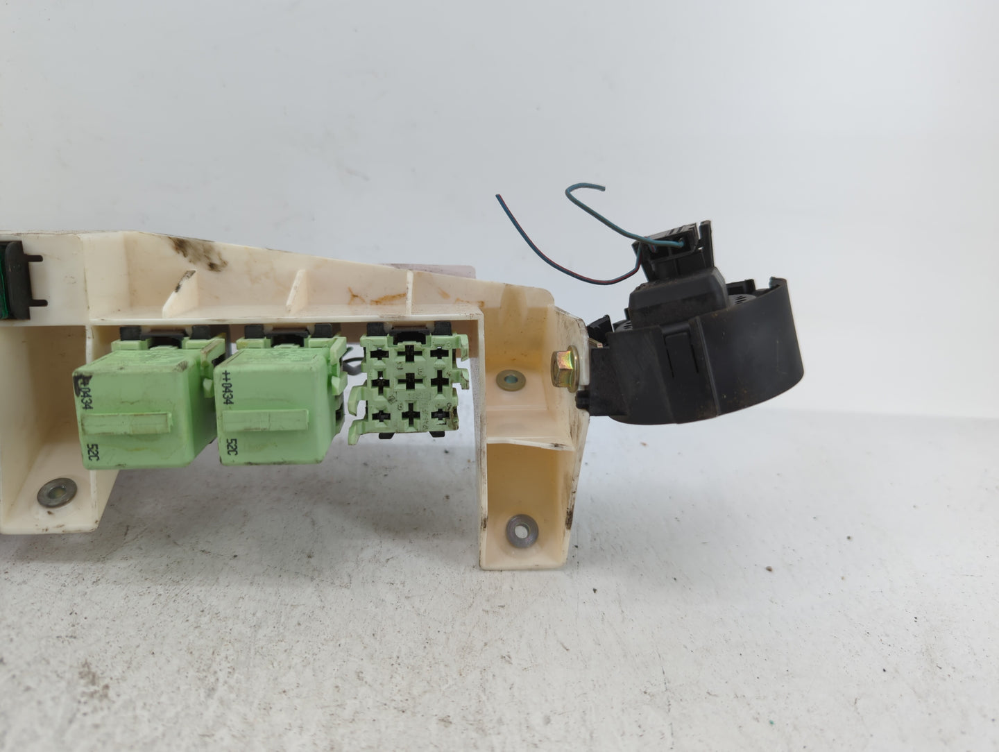 2000-2006 Bmw X5 Fusebox Fuse Box Panel Relay Module P/N:6 937 674 Fits Fits 2000 2001 2002 2003 2004 2005 2006 OEM Used Aut