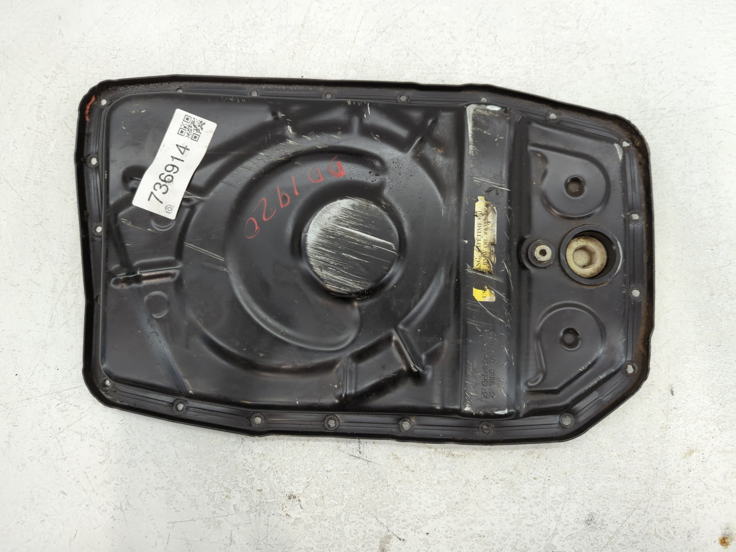 2004-2006 Bmw X5 Engine Oil Pan P/N:ZF 1068 808 020 Fits Fits 2004 2005 2006 OEM Used Auto Parts - Oemusedautoparts1.com