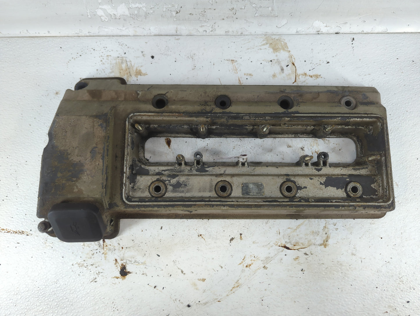 2005 Bmw X5 Driver Left Cylinder Head Valve Cover P/N:1703174 Fits OEM Used Auto Parts - Oemusedautoparts1.com