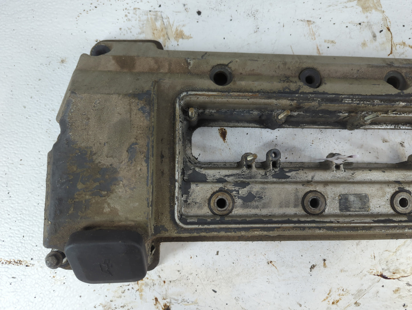 2005 Bmw X5 Driver Left Cylinder Head Valve Cover P/N:1703174 Fits OEM Used Auto Parts - Oemusedautoparts1.com