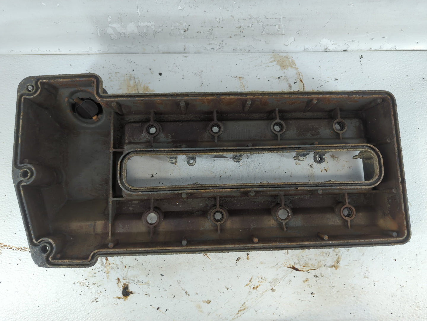 2005 Bmw X5 Driver Left Cylinder Head Valve Cover P/N:1703174 Fits OEM Used Auto Parts - Oemusedautoparts1.com