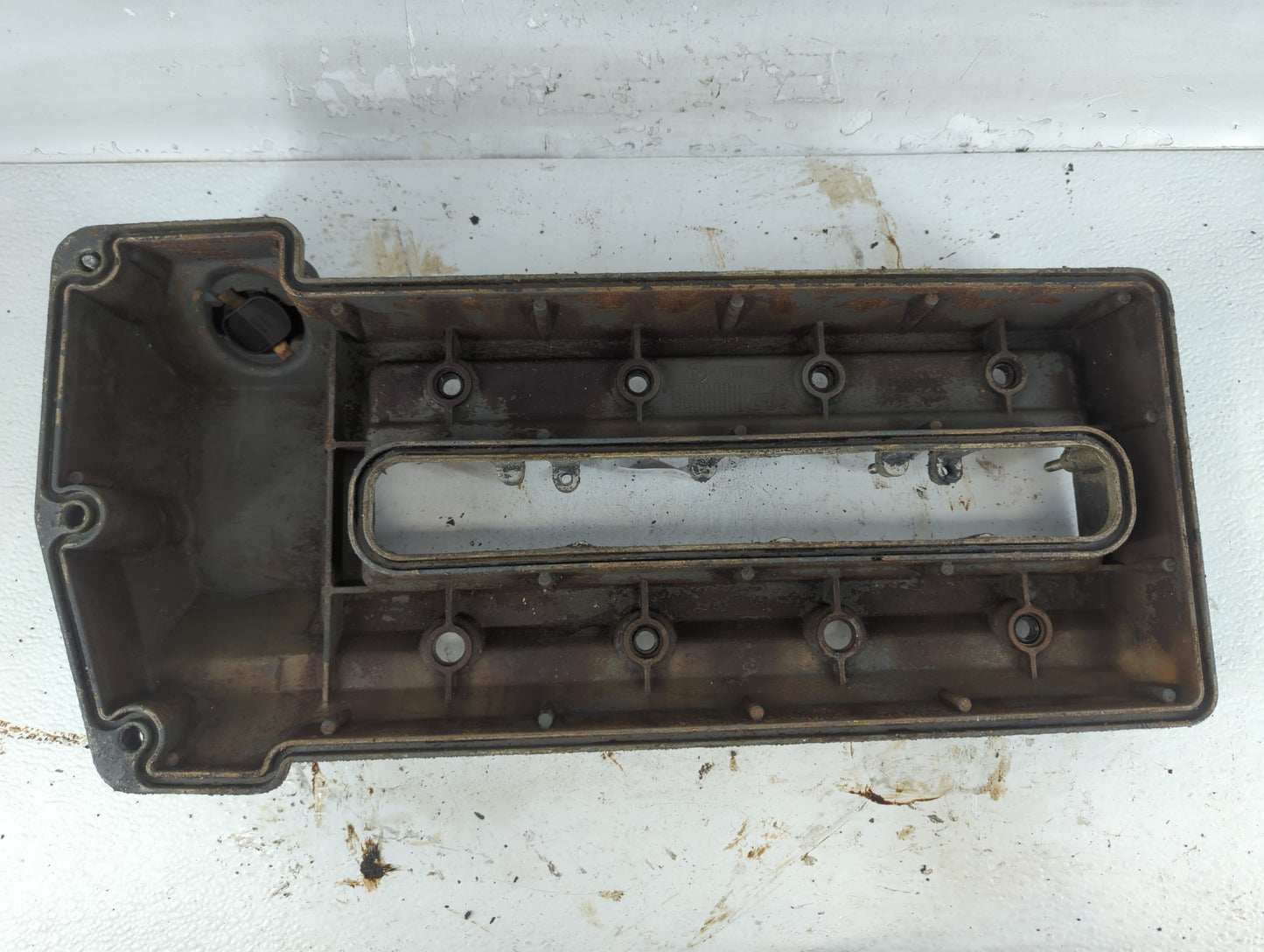 2005 Bmw X5 Driver Left Cylinder Head Valve Cover P/N:1703174 Fits OEM Used Auto Parts - Oemusedautoparts1.com