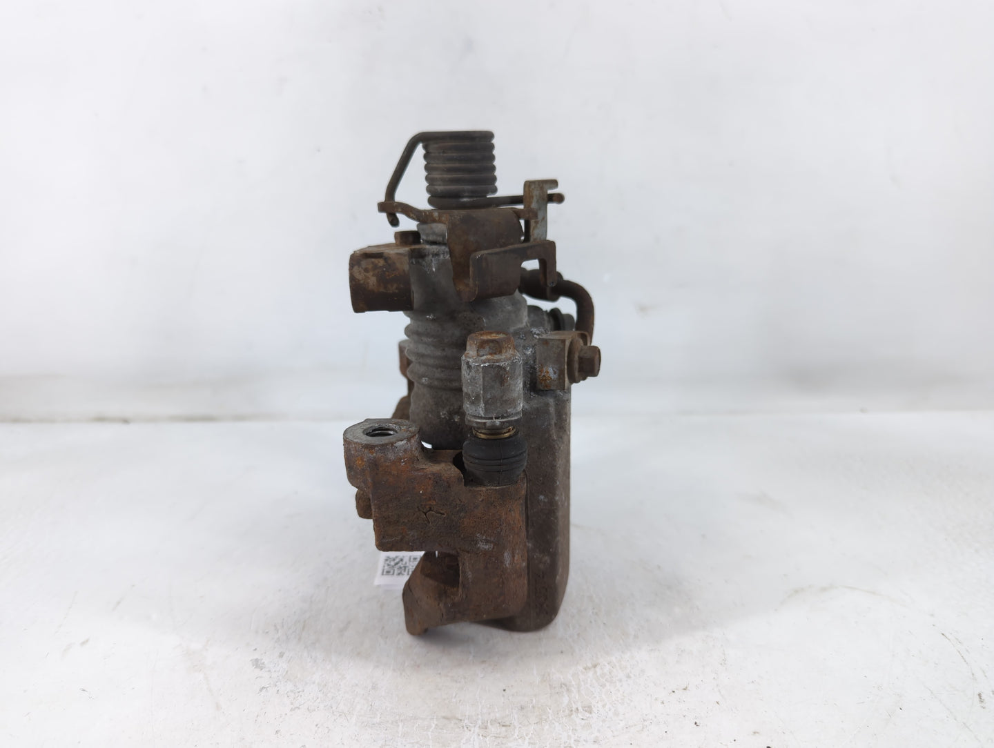 2005-2009 Buick Allure Front Driver Left Brake Caliper - Oemusedautoparts1.com