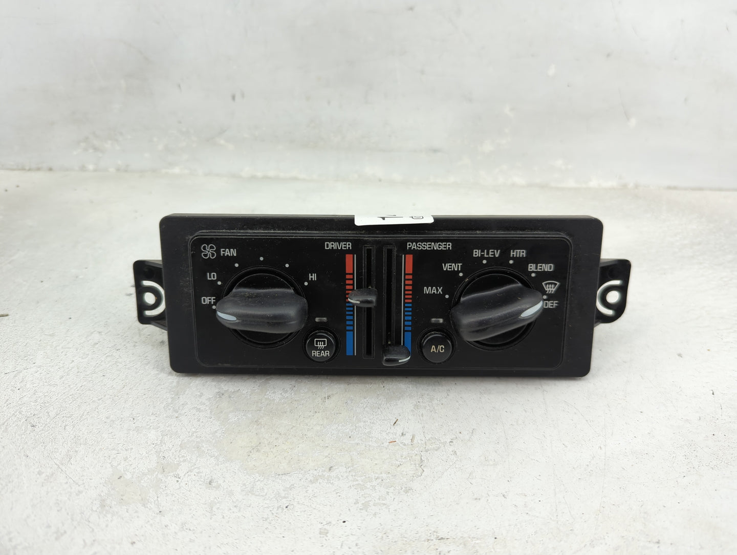 2000-2005 Buick Century Climate Control Module Temperature AC/Heater Replacement P/N:10447470 Fits OEM Used Auto Parts - Oem
