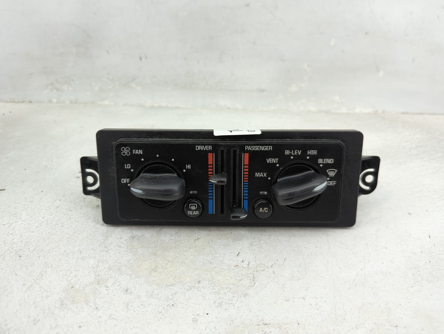 2000-2005 Buick Century Climate Control Module Temperature AC/Heater Replacement P/N:10447470 Fits OEM Used Auto Parts - Oem