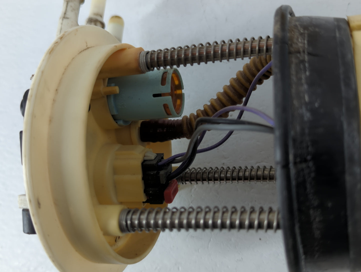 2004-2005 Buick Century Electrical Gas Fuel Pump Assembly - Oemusedautoparts1.com
