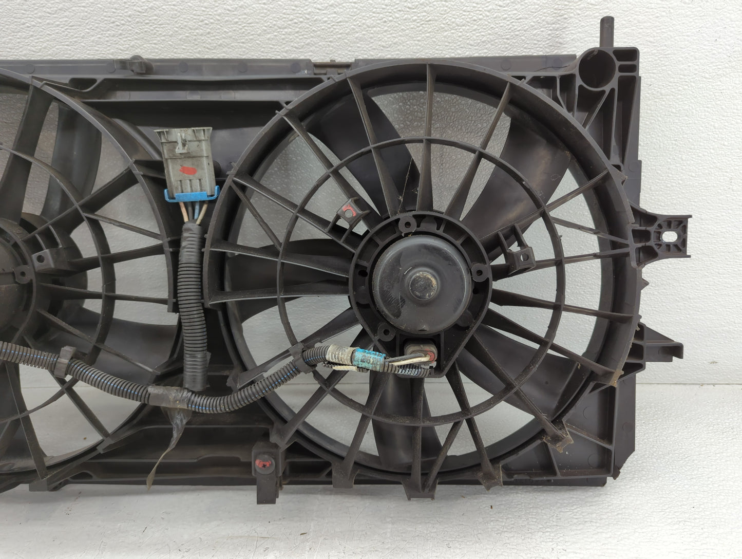 2002-2005 Buick Century Left Radiator Fan Motor Assembly - Oemusedautoparts1.com