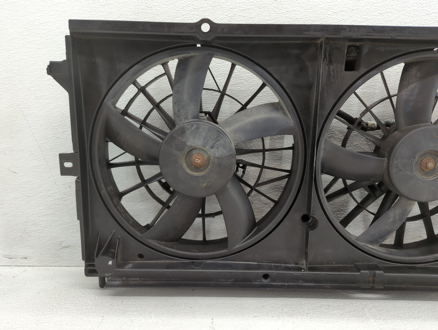 2002-2005 Buick Century Left Radiator Fan Motor Assembly - Oemusedautoparts1.com