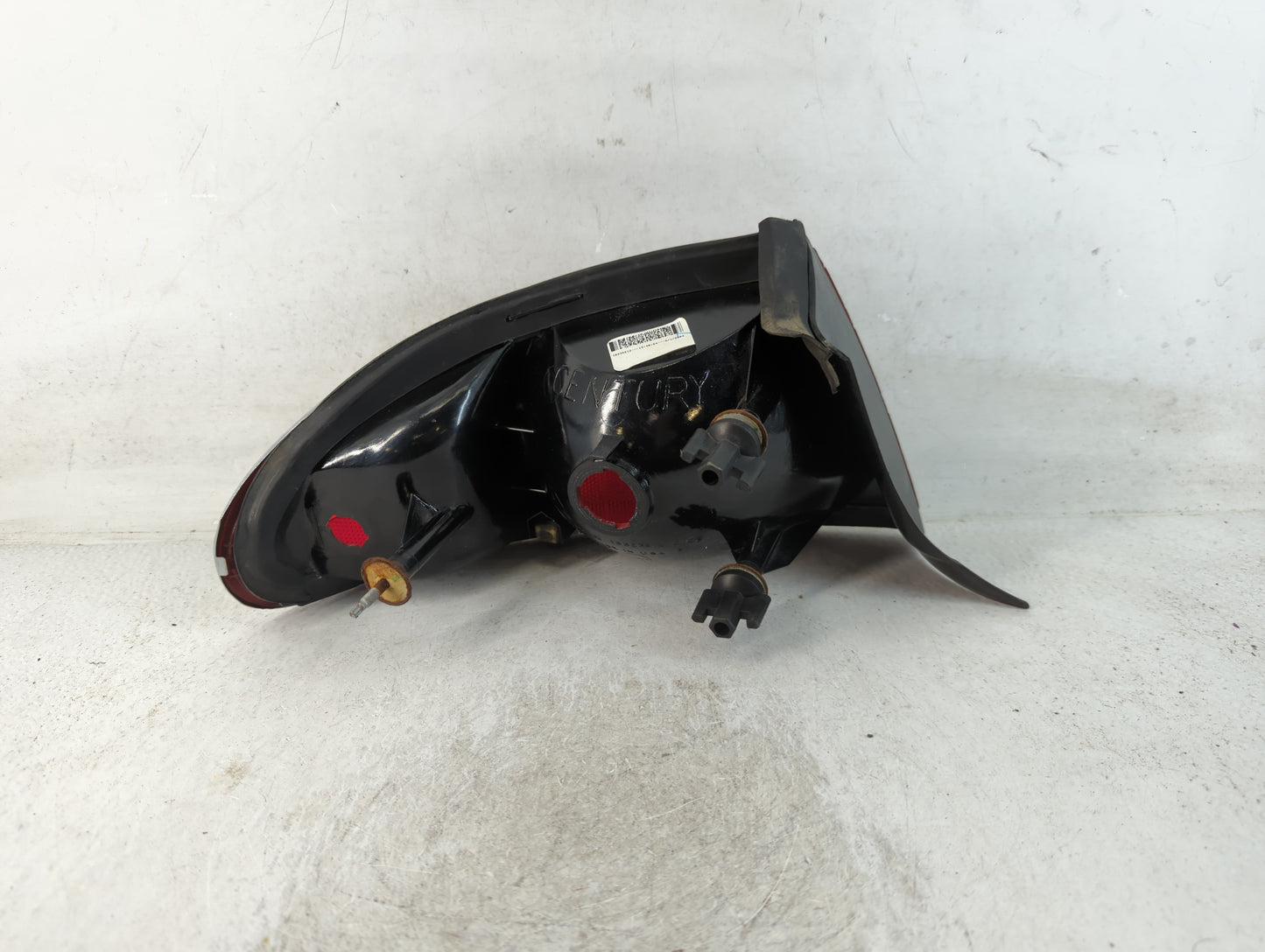 2001-2005 Buick Century Rear Center Lid Brake Light Tail Light P/N:16523314 A Fits Fits 2001 2002 2003 2004 2005 OEM Used Au