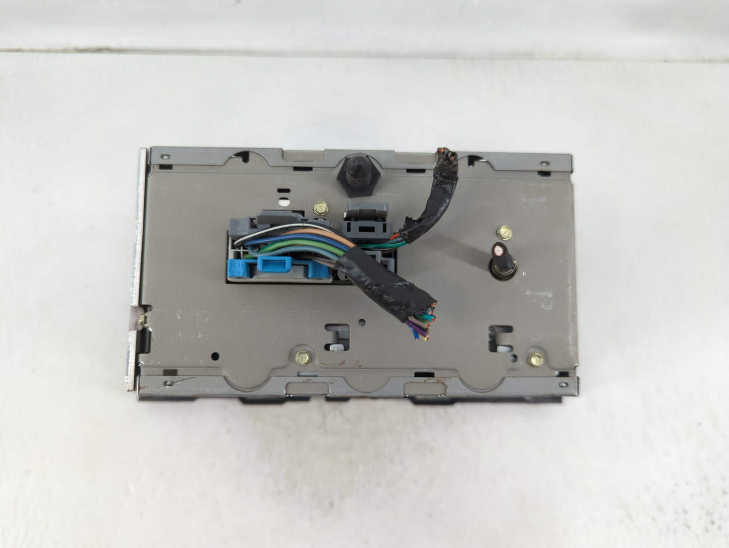 2005-2007 Buick Lacrosse Radio AM FM Cd Player Receiver Replacement P/N:10391272 Fits Fits 2005 2006 2007 OEM Used Auto Part