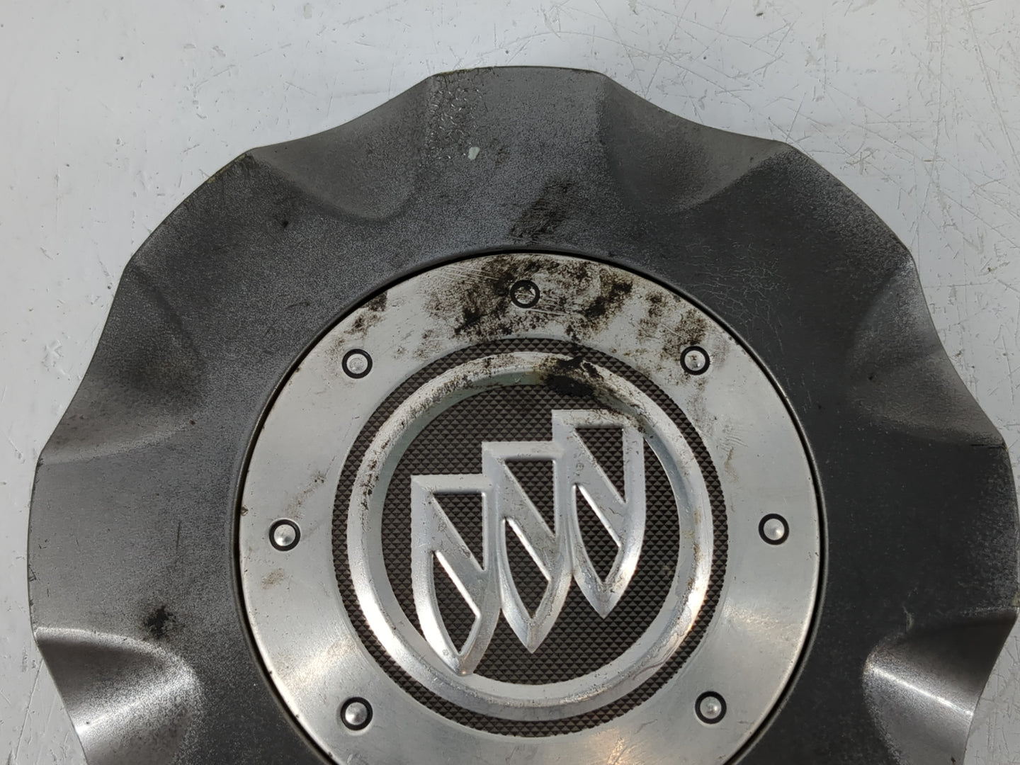 2005 Buick Lacrosse Center Cap Oem - Oemusedautoparts1.com